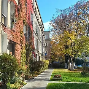 https://cozy-studio-in-green-and-quiet-neighborhood.warsawhotelspoland.com