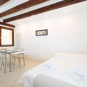 Apartament Bricola Biennale, Wenecja
